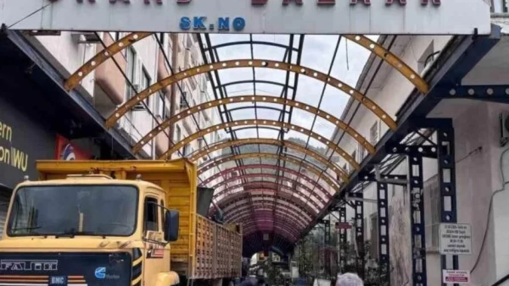 Marmaris Kapalı Çarşı Tadilatı Esnafı Canından Bezdirdi!